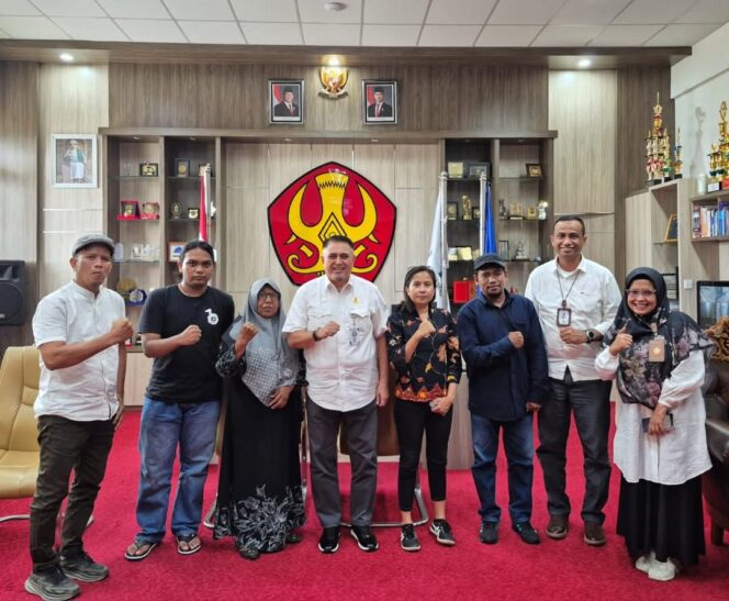 
					Rektor Untad Dukung Program Peduli Lingkungan untuk Kelurahan Tondo