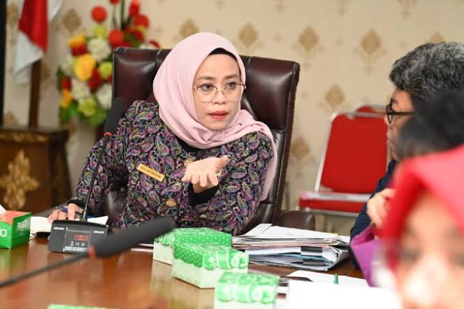 
					Sekretaris Provinsi Sulawesi Tengah Dra. Novalina, MM. (Foto: Istimewa)