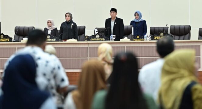 
					Rapat Paripurna DPRD Sulawesi Tengah (Foto: Istimewa)
