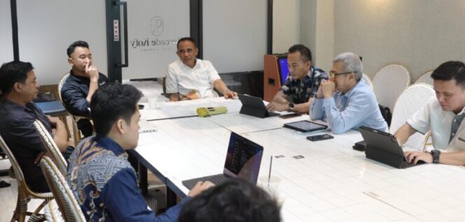 
					Anwar Hafid Bahas Strategi Hukum Pilkada Sulteng Bersama Tim Kuasa di Jakarta (Foto: Istimewa)