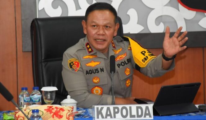 
					Kapolda Sulteng, Irjen Pol Dr. Agus Nugroho, S.I.K., S.H., M.H., memimpin Rakor untuk mendukung pencapaian swasembada pangan, khususnya komoditas jagung, yang digelar, di ruang rapat Kapolda, (Foto: dok Humas Polda)
