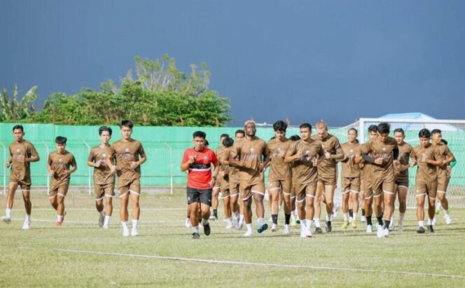 
					Latihan terakhir Persipal Palu sebelum jumpa pasukan Mutiara Hitam pada Sabtu, 11 Januari 2025. (Foto: Official Persipal)