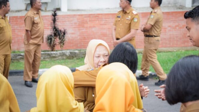 
					Wakil Walikota Palu dr. Reny Lamajido Berpamitan Dengan Pegawai Pemerintah Kota Palu, (Foto: Istimewa)