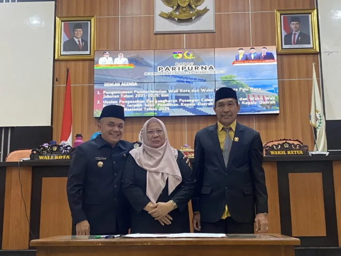 
					Walikota dan Wakil Walikota Palu Bersama Pimpinan DPRD Kota Palu, (Foto: Istimewa)