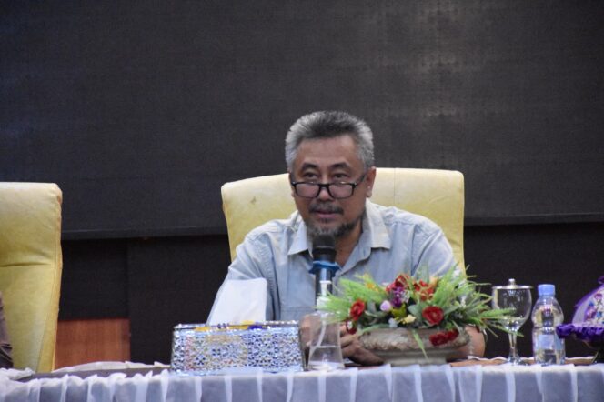 
					Wakil Rektor Bidang Akademik Prof. Dr. Eng. Ir. Andi Rusdin, S.T., M.T., M.Sc. Saat Membuka Kegiatan Bimtek (Foto: Humas Untad)