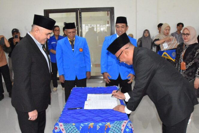 
					Pelantikan dan Serah Terima Jabatan Wakil Dekan FEB & FISIP Universitas Tadulako 2025-2027, (Foto: Istimewa)