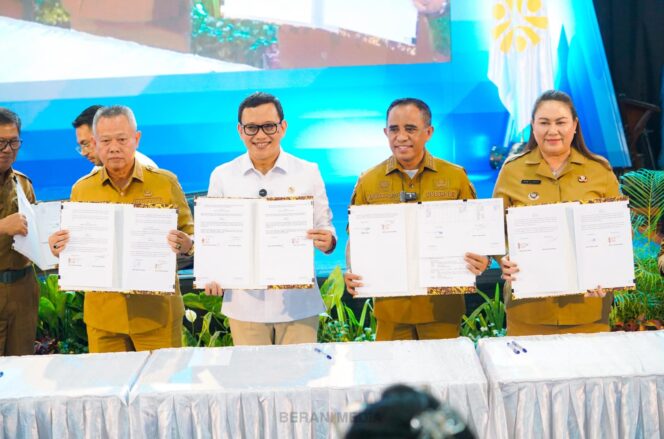 
					Penandatanganan Nota Kesepahaman (MoU) serta mendeklarasikan komitmen bersama dalam upaya pencegahan pengiriman pekerja migran non-prosedural dan penanggulangan Tindak Pidana Perdagangan Orang (TPPO), (Foto: Istimewa)