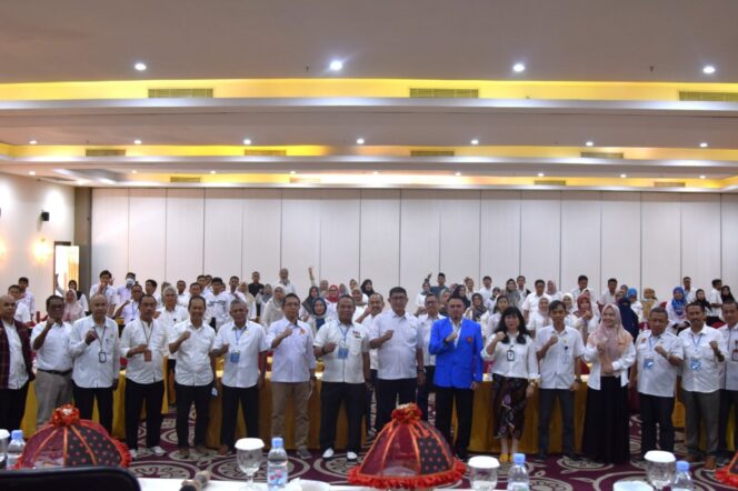 
					Rektor Universitas Tadulako Prof. Dr. Ir. Amar, ST., MT., IPU., Asean Eng. Membuka Kegiatan  Reviu Usulan RKAKL dan Gaji Unit Kerja Tahun Anggaran 2026, (Foto: Istimewa)
