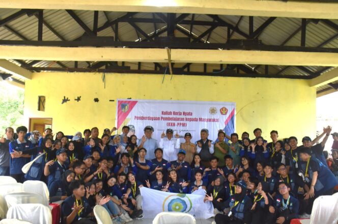 
					Mahasiswa Untad dan UGM Kolaborasi dalam KKN-PPM di Donggala, (Foto: Istimewa)