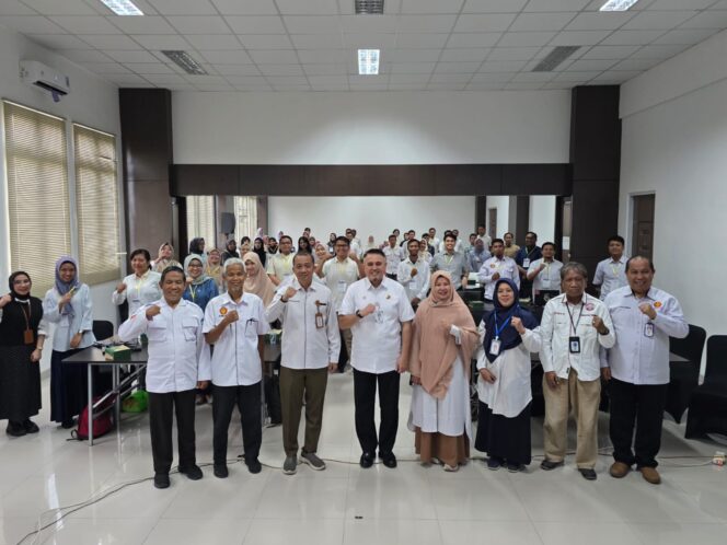 
					Rektor Universitas Tadulako Prof. Dr. Ir. Amar, ST., MT., IPU., Asean Eng. Membuka Kegiatan Pekerti Angkt. 1 Tahun 2025, (Foto: Panitia Pekerti)