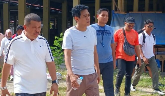 
					Bupati Parimo, Erwin Burase bersama Wakil Bupati Abdul Sahid kunjungi kawasan PSP. (Foto: Istimewa)