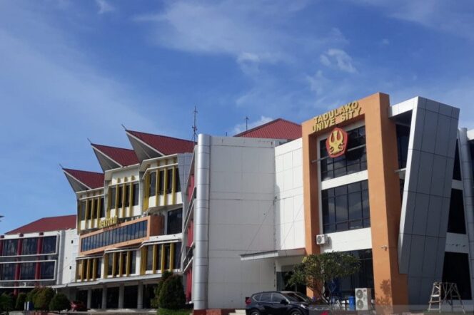 
					Rektorat Universitas Tadulako, (Foto: Istimewa)
