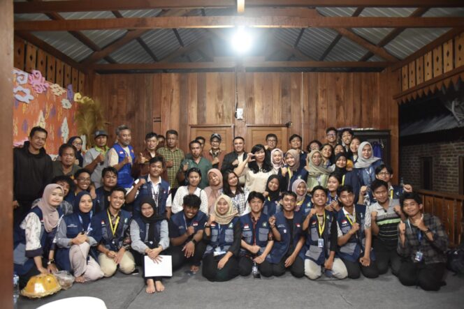 
					Rektor Universitas Tadulako Prof. Dr. Ir. Amar, ST., MT., IPU., Asean Eng. Saat Melakukan Monev KKN-PPM Universitas Gadjah Mada Di Kabupaten Donggala Bersama Prof. Ir. Nizam, M.Sc., Ph.D., IPU., Asean Eng, (Foto: Istimewa)