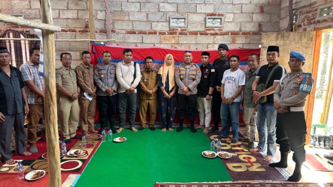 
					Wakapolres Kabupaten Morowali Mengunjungi Rumah Duka, (Foto: Istimewa)