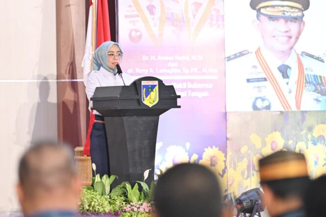 
					Sekprov Sulteng, Dra. Novalina, M.M (kanan) dalam acara penandatanganan kesepakatan bersama antara Pegadaian Kantor Wilayah V Manado dengan Pemerintah Provinsi Sulteng di Pogombo, (Foto: Istimewa)