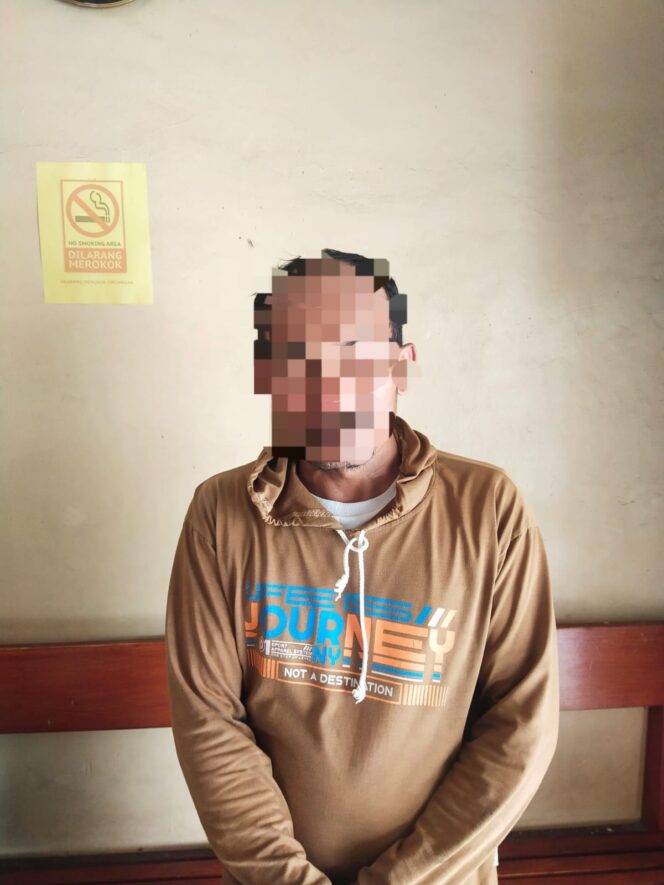 
					Pelaku Penganiayaan Berinisial AR Diamankan Di Polsek Torue, (Foto: Istimewa)