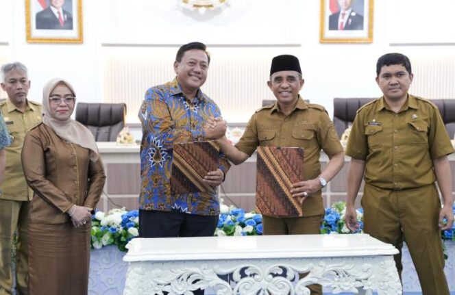 
					Penandatanganan MoU Antara Pemerintah Provinsi Sulteng dan PT Telkomsat Tentang Pengembangan Transformasi Digital di Sulteng, (Foto: Istimewa)