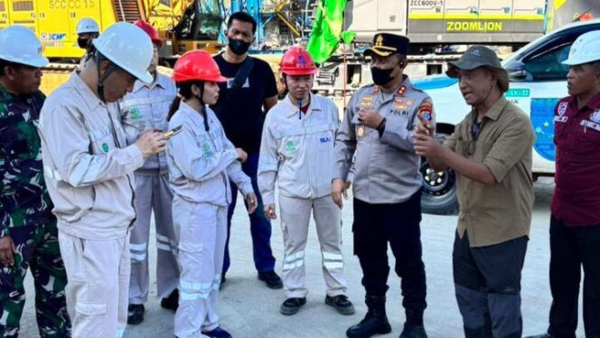 
					epolisian Resor (Polres) Morowali melakukan olah tempat kejadian perkara (TKP) pasca peristiwa kebakaran menara scrubber milik PT Sulawesi Nickel Cobalt (SLNC), (Foto: Istimewa)