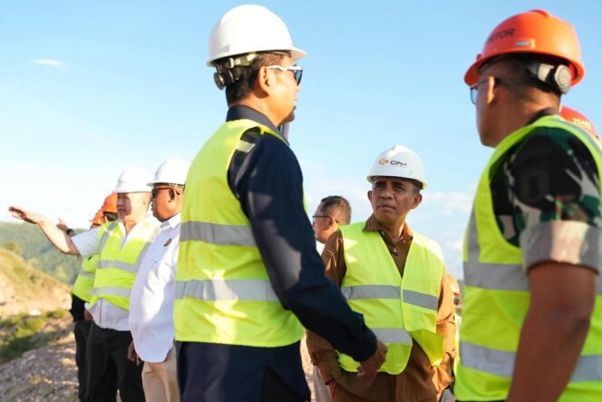 
					Gubernur Sulawesi Tengah, H. Anwar Hafid, melakukan kunjungan kerja ke lokasi pertambangan milik PT Citra Palu Mineral (CPM), (Foto: Istimewa)