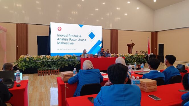 
					Wakil Rektor Bidang Kemahasiswaan dan Alumni Universitas Tadulako Dr. Ir. Sagaf Djalalemba, MP, Saat Membuka Kegiatan Pelatihan Program Pembinaan Mahasiswa Wirausaha (P2MW) 2025, (Foto: Istimewa)