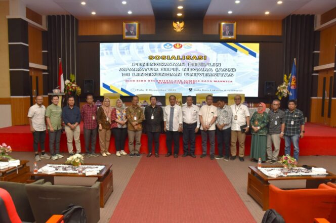 
					Wakil Rektor Bidang Keuangan dan Umum Membuka Kegiatan Sosialisasi Disiplin ASN Universitas Tadulako. (Foto: Istimewa)
