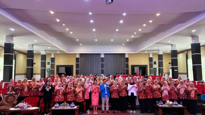 
					Fakultas Kedokteran Universitas Tadulako (FK Untad) menyelenggarakan kegiatan pengabdian masyarakat bertajuk “Sharing Session with the Expert: Cegah dan Deteksi Kanker Payudara Sejak Dini.” (Foto: Istimewa)