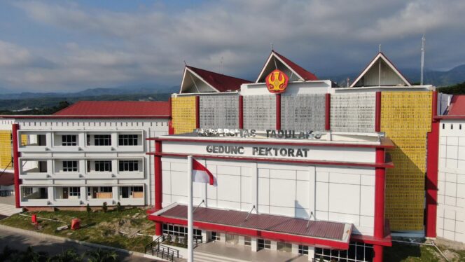 
					Gedung Rektorat Universitas Tadulako. (Foto: Istimewa)