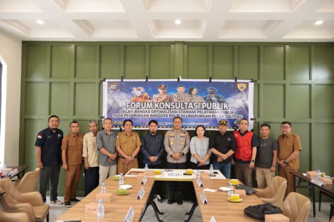 
					Kepolisian Daerah (Polda) Sulawesi Tengah melalui Biro Sumber Daya Manusia (SDM) membuka Forum Konsultasi Publik dalam rangka optimalisasi standar pelayanan publik pada penerimaan anggota Polri di lingkungan Polda Sulawesi Tengah. (Foto: Istimewa)