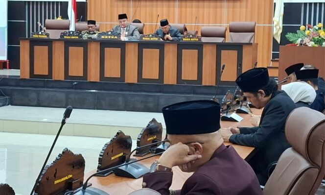 
					Pembentukan pansus dipimpin Ketua DPRD Palu Rico Djanggola, dengan mandat mengkaji secara menyeluruh aktivitas pertambangan di seluruh wilayah Kota Palu. (Foto: Istimewa)