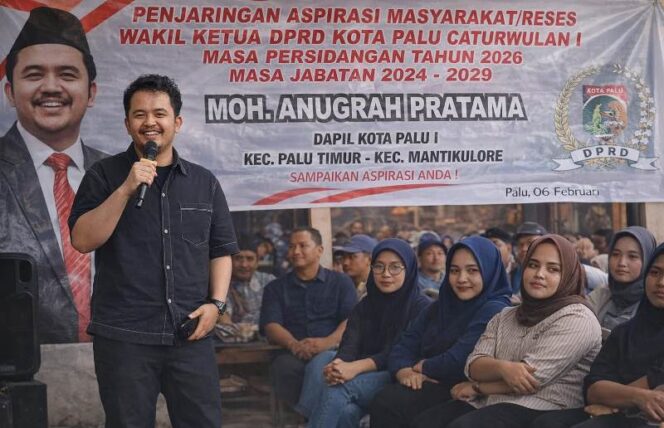 
					Wakil Ketua II DPRD Kota Palu, Moh. Anugrah Pratama, saat Reses di Jalan Merpati, Kelurahan Tanah Modindi, Kecamatan Mantikulore. (Foto: Istimewa)