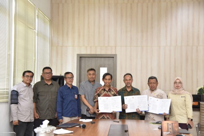
					Penandatanganan Perjanjian Kerja Sama (PKS) dengan Fakultas Teknik Pertambangan dan Perminyakan (FTTM) Institut Teknologi Bandung (ITB). (Foto: Istimewa)