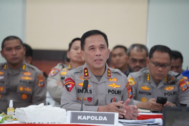 
					Kapolda Sulawesi Tengah Memaparkan Sejumlah Tantangan Di Hadapan Komisi III DPR RI . (Foto: Istimewa)