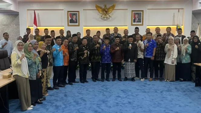 
					Peserta rakor persiapan penyelenggaraan ibadah haji di Ruang Polibu Kantor Gubernur Sulteng. (Foto: Istimewa)