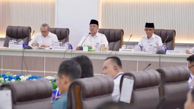 
					Gubernur Sulawesi Tengah, Anwar Hafid, melaporkan peta konflik dan krisis tata kelola agraria periode 2025–2026 kepada Menteri Agraria dan Tata Ruang/Badan Pertanahan Nasional (ATR/BPN), Nusron Wahid, dalam pertemuan yang berlangsung di Kota Palu. (Foto: Istimewa)