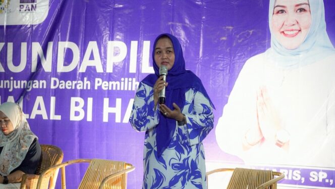 
					Anggota DPRD Kota Palu, Rini Haris, melaksanakan kegiatan kunjungan daerah pemilihan (kundapil) di Jalan Vatugusu, Kelurahan Tanamodindi. (Foto: Istimewa)