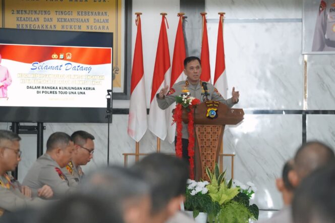 
					Kepala Kepolisian Daerah (Kapolda) Sulawesi Tengah, Irjen Pol Dr. Endi Sutendi, melaksanakan kunjungan kerja (kunker) di Kabupaten Tojo Unauna. (Foto: Istimewa)