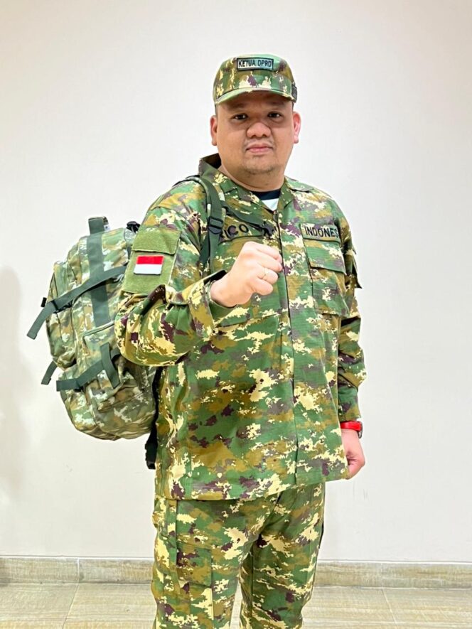 
					Ketua DPRD Kota Palu, Rico A. Djanggola, mengikuti kegiatan retret Ketua DPRD se-Indonesia yang digelar di Akademi Militer, Jawa Tengah. (Foto: Istimewa)