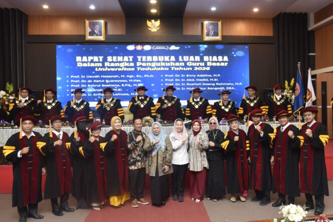 
					Penerimaan Guru Besar Universitas Tadulako. (Foto: Istimewa)