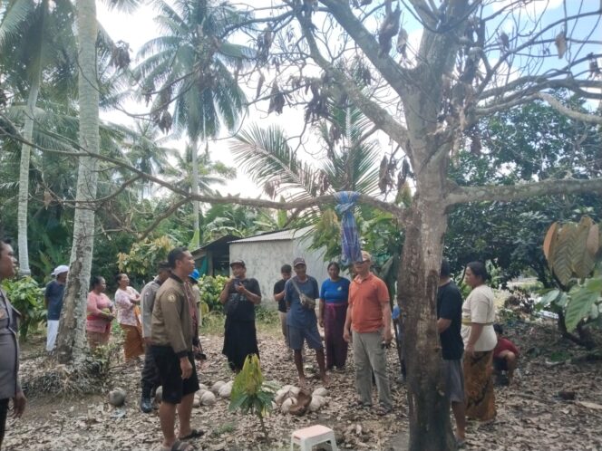 
					Warga Dusun III, Desa Suli Indah, Kecamatan Balinggi, Kabupaten Parigi Moutong, digegerkan dengan penemuan seorang pria lanjut usia dalam kondisi meninggal dunia pada Sabtu pagi. (Foto: Istimewa)