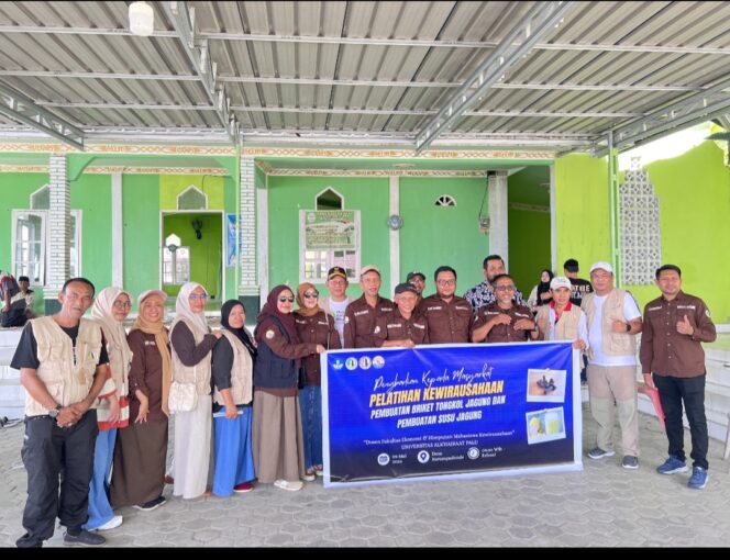 
					Fakultas Ekonomi Universitas Alkhairaat melalui Program Studi Kewirausahaan menggelar kegiatan pengabdian kepada masyarakat di Dusun IV Desa Rarampadende, Kabupaten Sigi. (Foto: Istimewa)