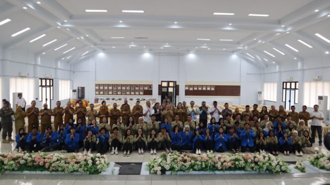 
					Peserta KKN Untad-UGM Yang Diterima Langsung Oleh Bupati Donggala. (Foto: Istimewa)