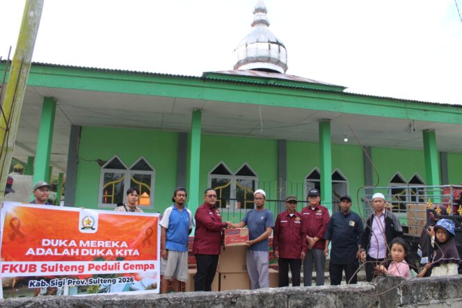
					BAMAG dan FKUB Sulteng Kembali Menyalurkan Bantuan Kemanusiaan Kepada Warga Terdampak Gempa Bumi Magnitudo 6,7 Yang Mengguncang Sulteng. (Foto: Istimewa)