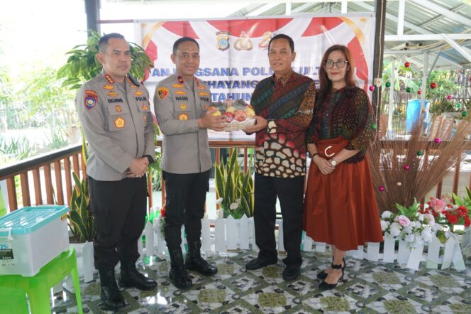 
					Kapolda Sulawesi Tengah, Brigjen Pol Nasri, memimpin kegiatan anjangsana dalam rangka memperingati Hari Bhayangkara ke-80 Tahun 2026. (Foto: Istimewa)