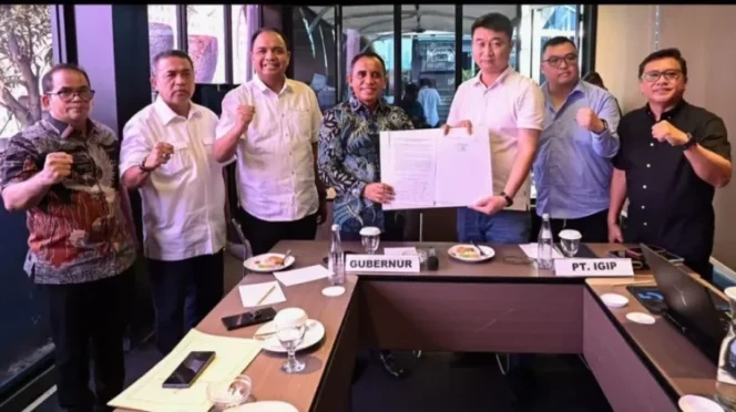 
					Gubernur Sulteng, Anwar Hafid, bersama pemilik perusahaan tambang. (Foto: Istimewa)
