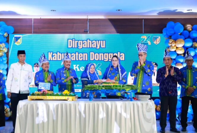 
					Syukuran Hari Ulang Tahun (HUT) ke-74 Kabupaten Donggala berlangsung sederhana namun penuh kebersamaan di Kantor Bupati Donggala. (Foto: Istimewa)
