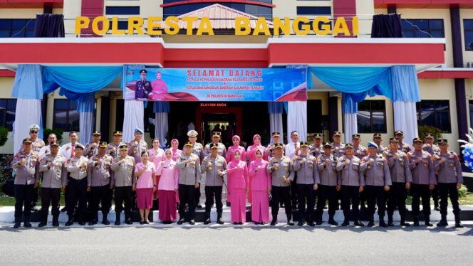 
					Kapolda Sulawesi Tengah Irjen Pol Nasri Melakukan Kunjungan Kerja Di Polresta Banggai. (Foto: Istimewa)