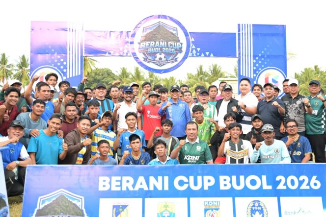
					Gubernur Sulawesi Tengah Dr. H. Anwar Hafid, M.Si., secara resmi membuka Turnamen Berani Cup Buol 2026 di Lapangan Lasaripi, Desa Lamadong Satu, Kecamatan Momunu, Kabupaten Buol. (Foto: Istimewa)