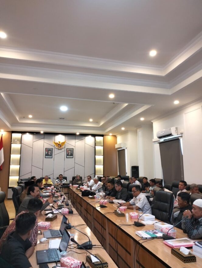 
					Komisi Iii Dprd Provinsi Sulawesi Tengah Menggelar Rapat Dengar Pendapat (Rdp) Untuk Membahas Tindak Lanjut Hasil Observasi Dan Investigasi Lapangan Terkait Aktivitas Pertambangan Pt Integra Mining Nusantara Indonesia. (Foto: Istimewa)