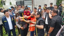 Satreskrim Polresta Palu Menggelar Rekonstruksi Perkara Dugaan Pembunuhan Satu Keluarga Di Jalan S. Manonda, Lorong PDAM, Kelurahan Duyu, Kecamatan Tatanga, Kota Palu. (Foto: Istimewa)