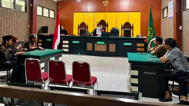 
					Pengadilan Negeri (PN) Palu Menolak Seluruh Permohonan Praperadilan Yang Diajukan Ra Terkait Penetapan Dirinya Sebagai Tersangka Dalam Perkara Dugaan Tindak Pidana Di Bidang Informasi Dan Transaksi Elektronik. (Foto: Istimewa)